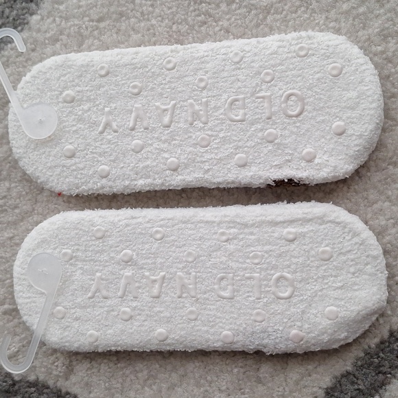 NEW 2 Pairs OLD NAVY Cozy Gripper Socks - Picture 2 of 5